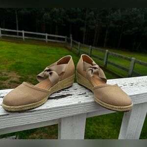 Lifestride espadrille.